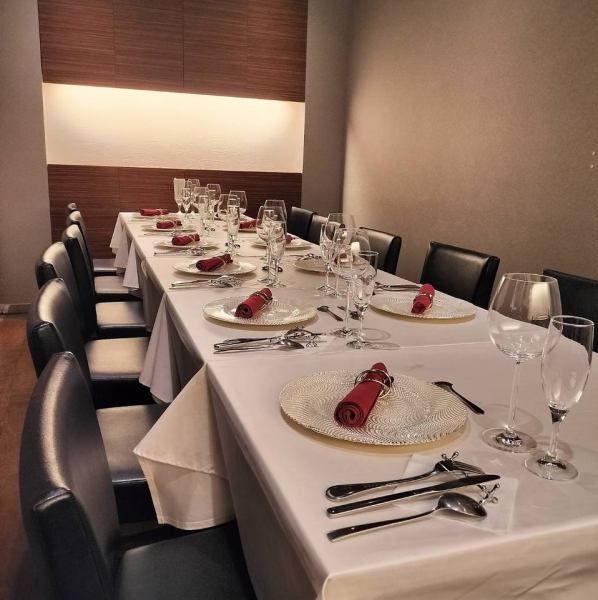 新年会ご予約受付中！新しい年のスタートも、ぜひ当店で。少人数から団体様まで。ご友人、ご家族、職場仲間とのお集まりに　既存コースはもちろん、ご予算・内容に応じた個別コースのご相談も承ります。