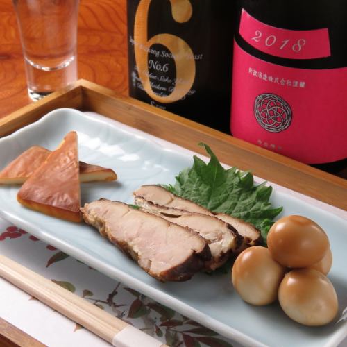 We offer daily appetizers that go well with sake♪