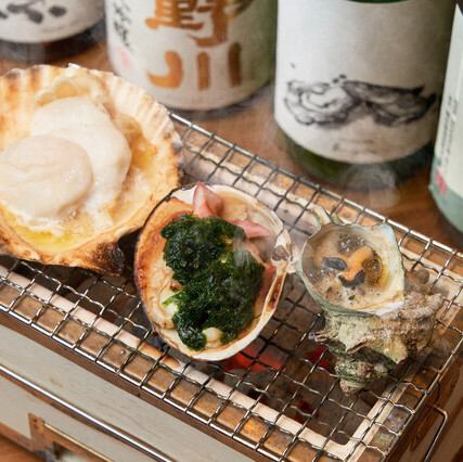 素材の旨味を最大限に引き出す七輪焼きと豊富な一品料理