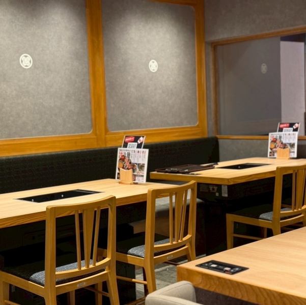 【換気バツグン!臭いも気にならない快適な空間】肉屋が通うほどの高品質な肉を提供しており、その味は一度食べると忘れられない。店内は落ち着いた雰囲気で、ゆったりとした時間を過ごせるのが魅力!