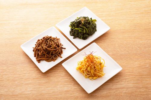 ナムル盛合せ(もやし・ほうれん草・ぜんまい)