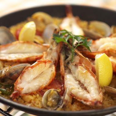 ≪Paella dinner with plenty of seafood≫ Various buffet + free drink included ⇒ 3,234 yen (tax included)