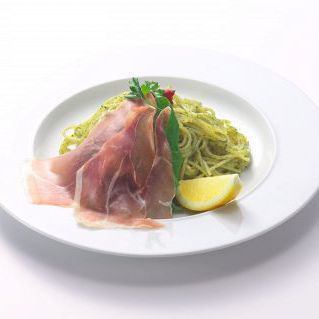 (★) Sweet basil peperoncino and Italian ham