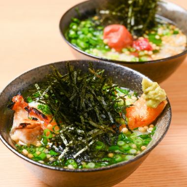 [Bucchan no Ochazuke] Perfect for finishing off your meal! ``Salmon King'' and ``Plum Queen'' with gentle kelp soup