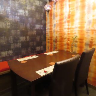 【大人の隠れ家個室】最大４～５名様でご利用いただける個室を完備☆接待・会食といったビジネスシーン、顔合わせ・記念日といったプライベートな日も当店にお任せ！
