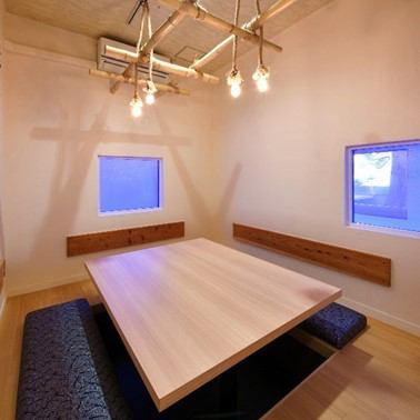 【Private room with aquarium】 A private room where you can see the fish actually swimming.Hotspot in Shintoshin area!