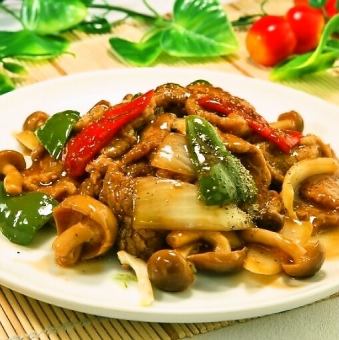 Stir-fried beef with black pepper / stir-fried chicken and chili