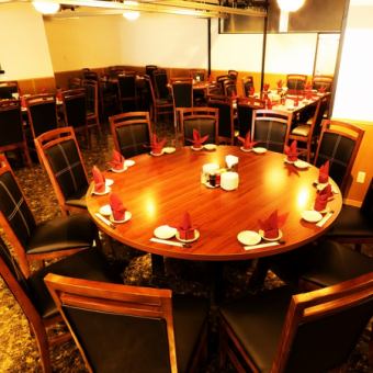 We can accommodate from 6 people up to 100 people.Meeting use ⇒ ~ 11:00, 13:00 ~ 18:00.Meeting ⇒ Available from 30 people