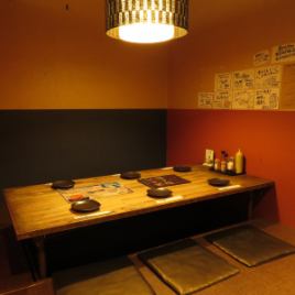 It can accommodate up to 28 people! We have sunken kotatsu for 6 people x 1, 5 people x 2, and 4 people x 3 ★You can stretch your legs and relax♪