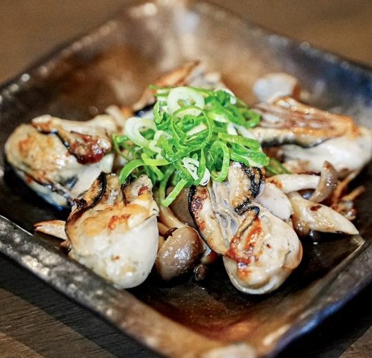 [Oyster Teppanyaki] Grilled oysters and mushrooms