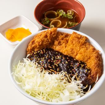 岡山名物デミかつ丼