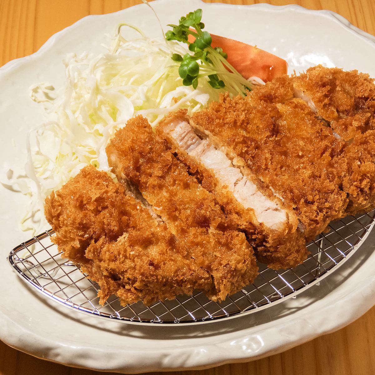 【浜松駅3分】お昼も夜も♪サックサクのとんかつ・串かつが美味しいとんかつのお店！