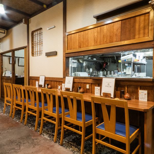 Our counter seats can accommodate up to six people, and we also welcome single diners! Our space is Japanese modern, yet somehow nostalgic, and has a relaxing atmosphere.You can enjoy a relaxing time in this space that retains the atmosphere of good old Japan.