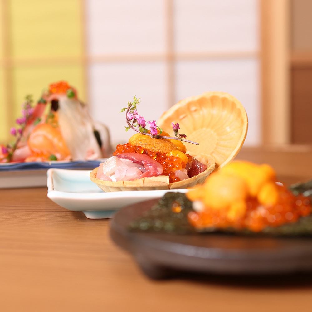 [Sushi Izakaya] You can enjoy the fish of the day on hard and sour sushi rice at a reasonable price.