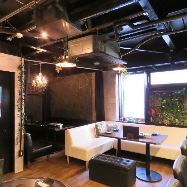 [Relaxing sofa seats♪] Equipped with a DJ booth and projector ◎ We can accommodate various events such as private parties and company banquets! You can bring your own cake, so it's also great for birthday celebrations♪
