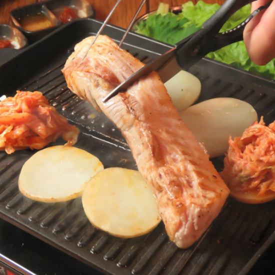 Perfect for birthdays, anniversaries, and banquets ◎ All-you-can-eat and drink menu featuring fresh samgyeopsal from 3,800 yen!!