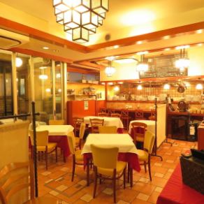 カウンター席。