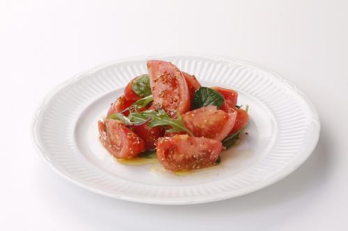 잘 익은 토마토 마리 네