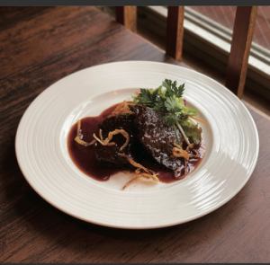 冬季限定！濃厚牛のホホ肉の赤ワイン煮込み