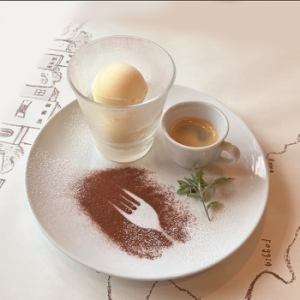 アフォガードバニラアイスのエスプレッソがけ