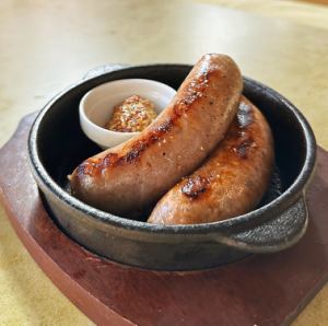 イベリコ豚ソーセージとイベリコチョリソーの鉄板焼き