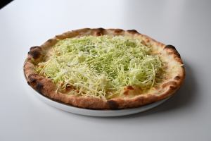 【3、4月】たっぷり春キャベツとセリのピザ