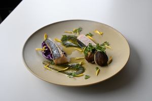 【3、4月】鰆のロースト季節の山菜添え　大葉のブールブランソース