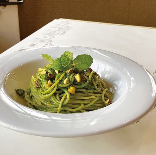 【5、6月】ピスタチオとルッコラのジェノベーゼ