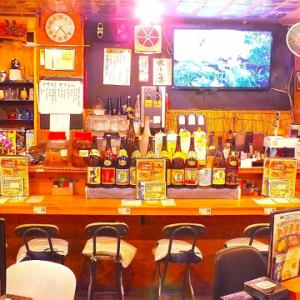 [相遇與互動] 櫃檯座位通常提供與其他顧客見面和互動的機會。與常客交談並結識新朋友會讓夜晚變得更加愉快。在溫馨的氛圍中享受美好時光。