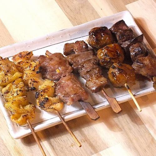 在轻松的氛围中享用美味的阿古猪肉烤饭