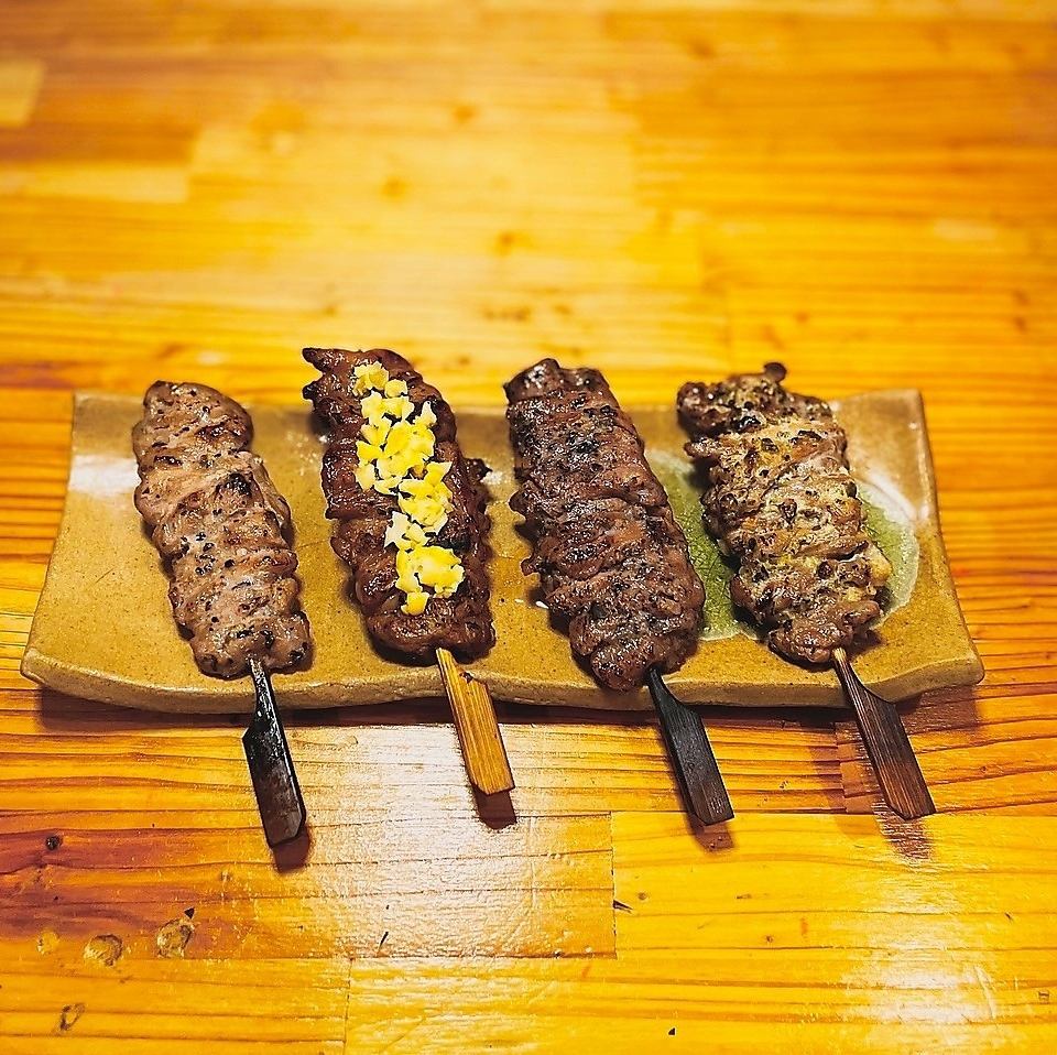 きんかんおすすめの鳥もも4種を味わい懐メロに浸る贅沢なひと時!