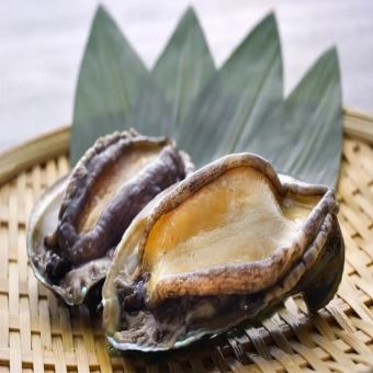 Recommended for New Year's and year-end parties. Abalone course including soy sauce stewed abalone and shark fin soup. Includes 2 hours of all-you-can-drink.