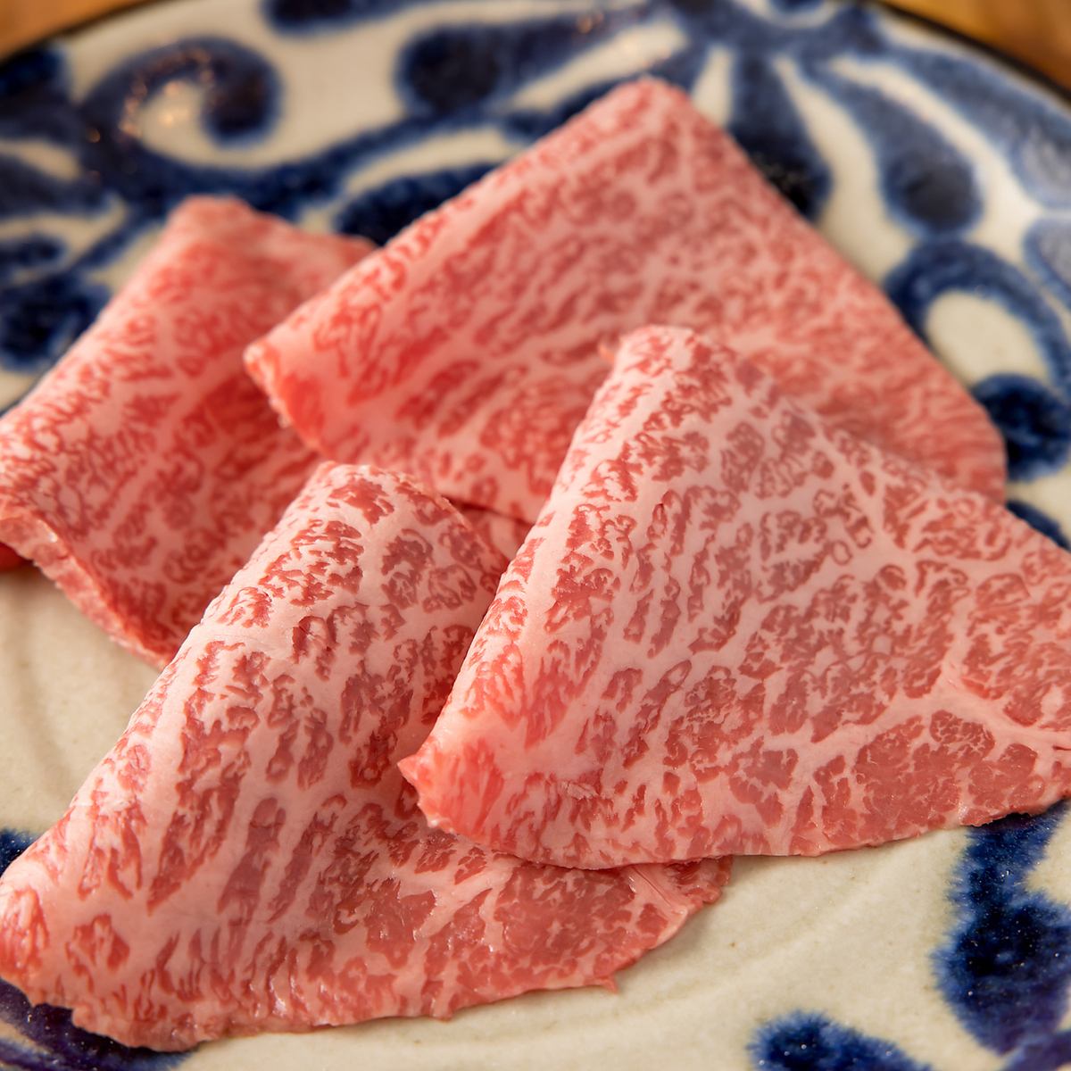 店主厳選の肉刺しや焼肉をご用意◎お気軽にお越しください♪