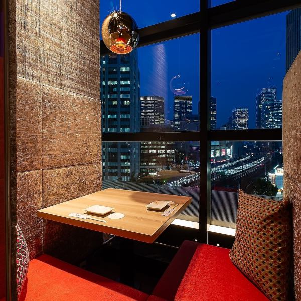 [Perfect for entertaining or business dinners] A seat for two that gives off a private feeling.It is perfect for important business occasions as well as dates.