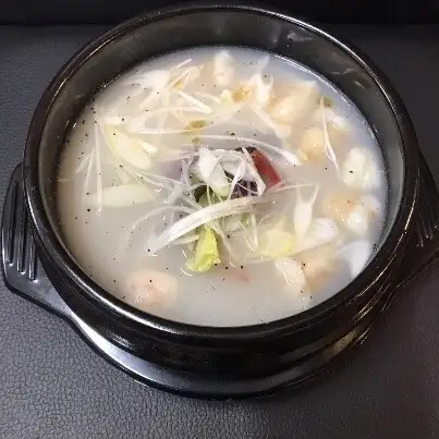 【2日間じっくり煮込んだ自慢の味】旨味が凝縮された絶品コムタンスープ