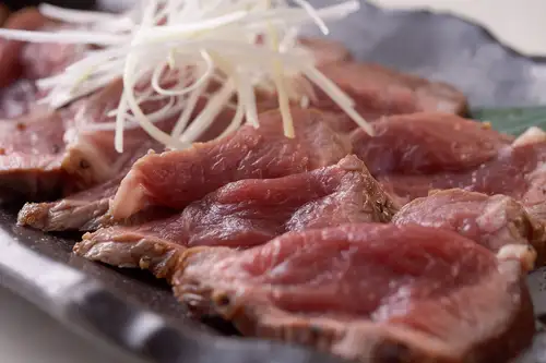 生ラム肉のタタキ
