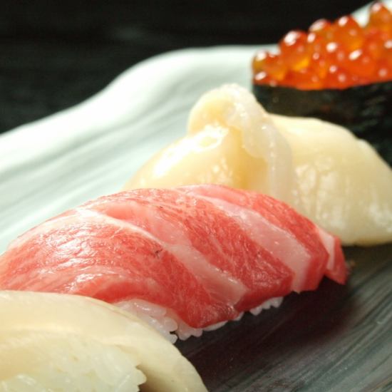 Everything that craftsmen have purchased is fresh itself.We invite you to a superb sushi ...
