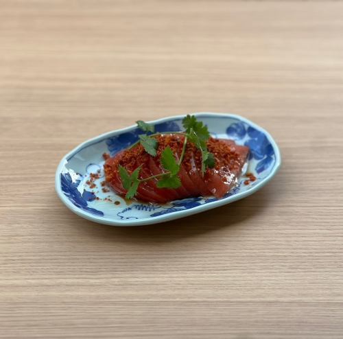 トマトスライス　毛沢東スパイスかけ