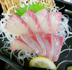 Yellowtail sashimi/Red sea bream sashimi