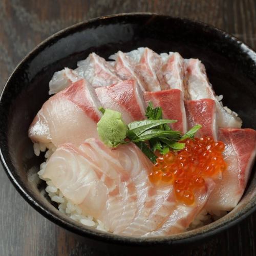 Seafood bowl/Ikura bowl
