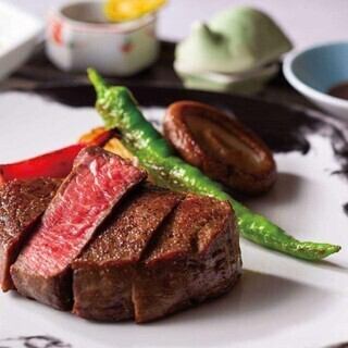 3 小时畅饮生啤 ◆ “匠之京苑套餐” 50 道精致菜肴 [6,500 日元 → 5,500 日元]