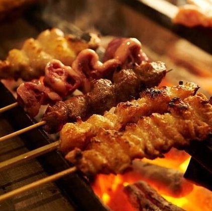 炭火焼き鳥や特選肉寿司が食べ放題