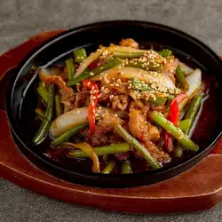 牛バラ肉とニンニクの芽の鉄板プルコギ