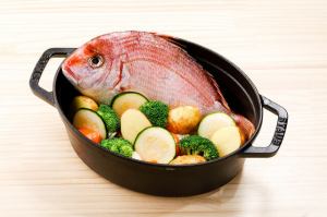 STAUB with domestic lemons and fresh fish from Setouchi