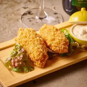 Large, plump oysters from Hiroshima Prefecture, deep-fried with homemade salted lemon tartar sauce.