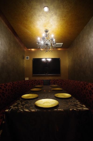 Enjoy an adult luxury banquet in a luxurious private room with a shining chandelier ♪ Recommended not only for everyday use but also for special occasions such as anniversaries and birthdays ☆ Please leave a surprise help! Please feel free to contact the store for details.