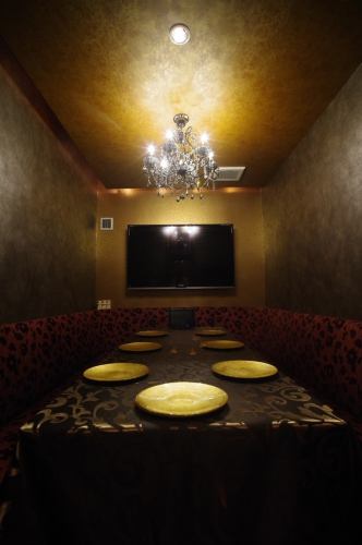 <p>Enjoy an adult luxury banquet in a luxurious private room with a shining chandelier ♪ Recommended not only for everyday use but also for special occasions such as anniversaries and birthdays ☆ Please leave a surprise help! Please feel free to contact the store for details.</p>