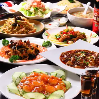 [2-hour all-you-can-drink included!] 8 dishes including shrimp chili for 3500 yen (tax included). Add beer for an extra 500 yen (tax included).