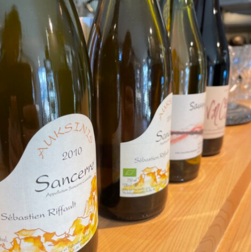 ソムリエがいるワイン酒場