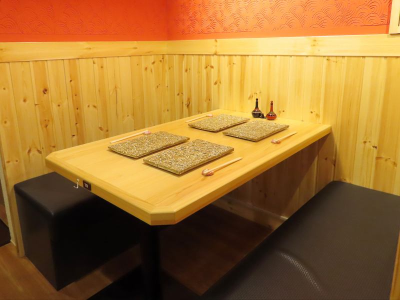 瓦町駅から徒歩10分。お客様に安全に当店をご利用いただく為、定期的な換気や、手洗い・うがいの徹底など感染症対策に取り組んでおります！当店の絶品メニューどうぞ“安心”してお召し上がりください！